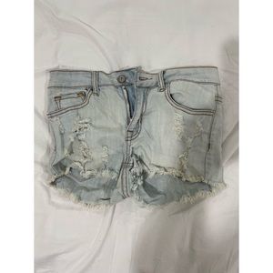 FOREVER 21 - KLIQUE B JEAN SHORTS